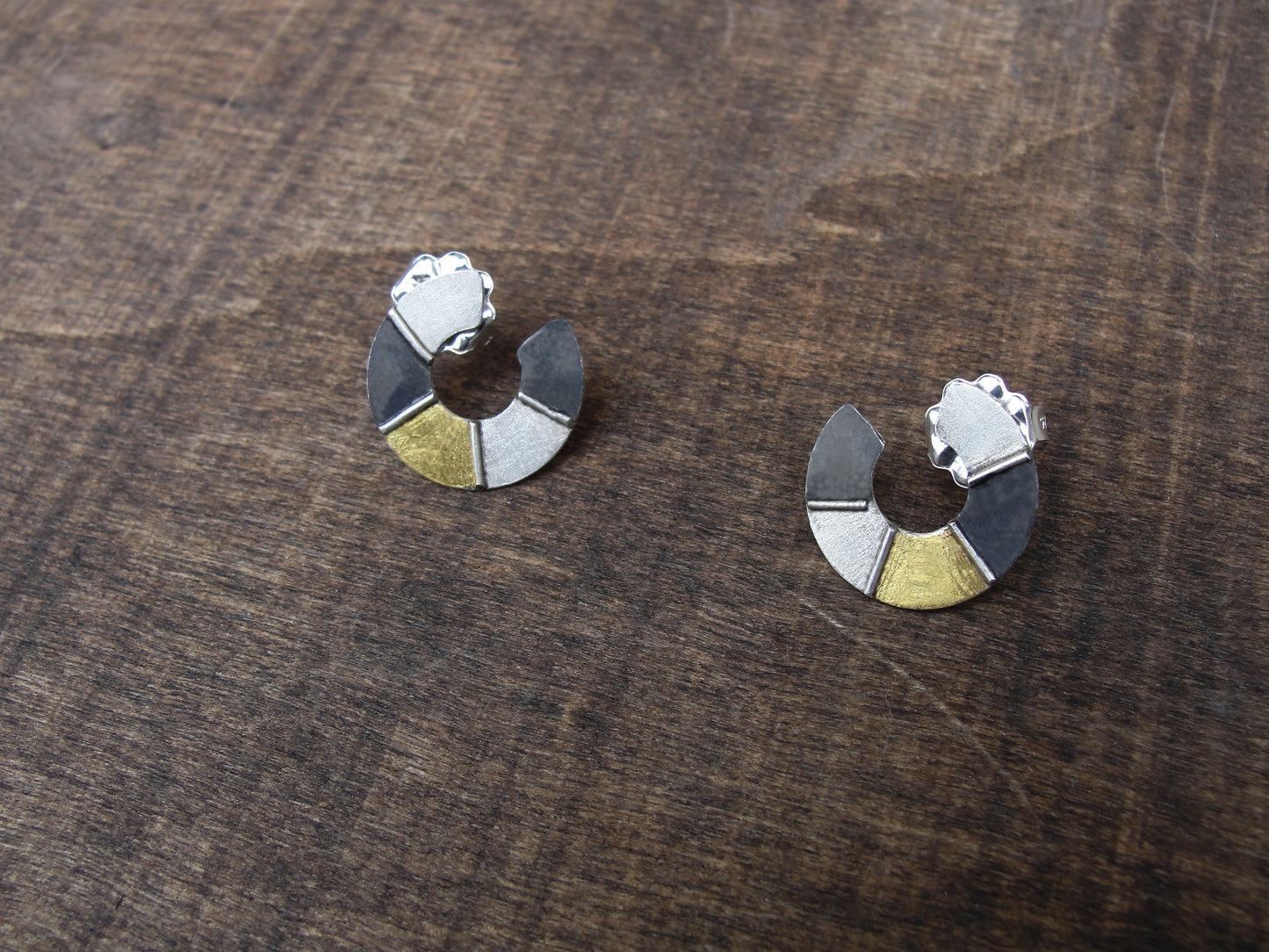 Testcard Hoop Studs